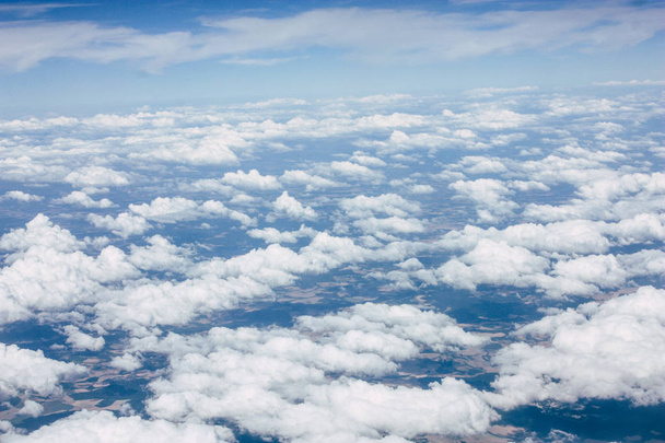 вид на массив Монблан между Францией и Италией на высоте 10 000 футов во второй половине дня
 - Фото, изображение