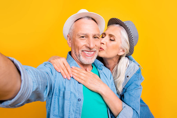 I adore you my dear honey husband! Style stylish denim jeans modern clothes emotion concept. Close up photo portrait of cheerful lovely cute joyful people spending time isolated bright background - Fotoğraf, Görsel
