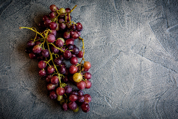 Виноград на вінтажному фоні
 - Фото, зображення