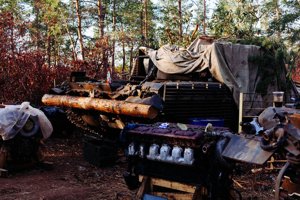 zbiornik w prawdziwej wojnie na Donbasu - Zdjęcie, obraz