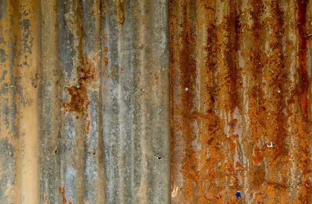 The fence zinc old. The damaged and rust. - Photo, Image