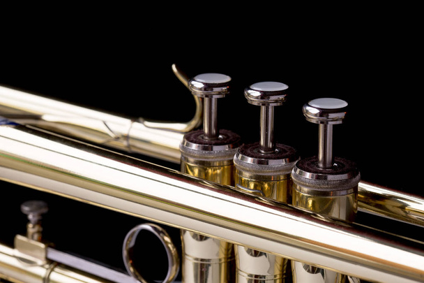 Image rapprochée de trompette en laiton
 - Photo, image