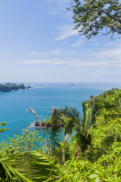 Ocean coast in National Park Manuel Antonio, Costa Rica - 写真・画像