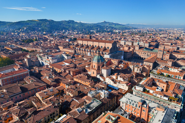 Vue ci-dessus de la basilique San Petronio de Bologne
 - Photo, image
