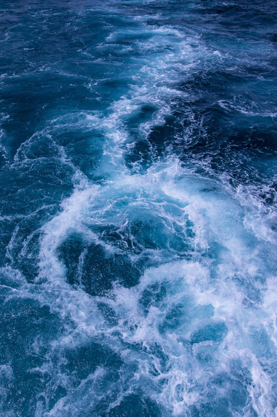 Поверхность океана, морская пена на голубом океане, фон, больше вариантов на моем портфолио
  - Фото, изображение