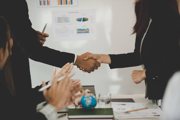 Business people handshaking after successful business meeting. Agreement Concept - Foto, imagen