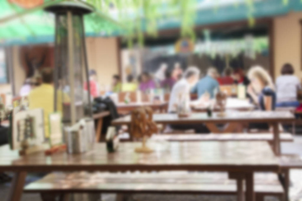 Размытый фон с европейским кафе на улице
 - Фото, изображение
