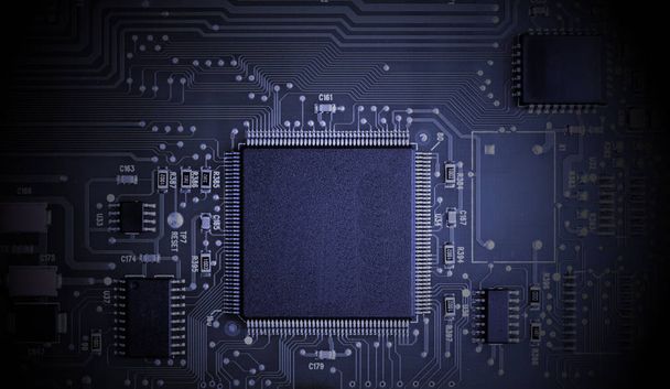 Microchips en una placa de circuito
 - Foto, imagen