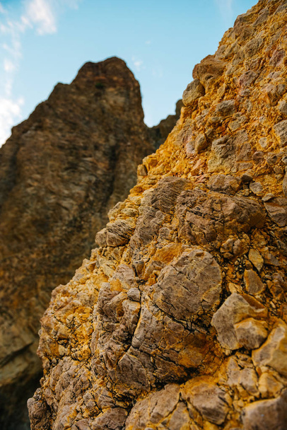 Скалы и горы мыса Фьолент в Крыму
 - Фото, изображение