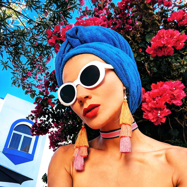 Glamorous Lady Outdoor. Stylish accessory Head scarf. Earrings and sunglasses African style - 写真・画像