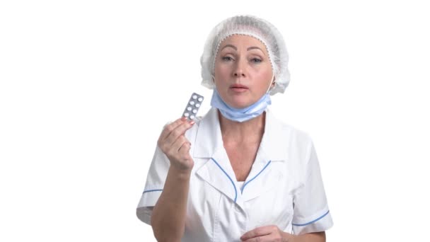 Female doctor with pack of medical pills. - Footage, Video