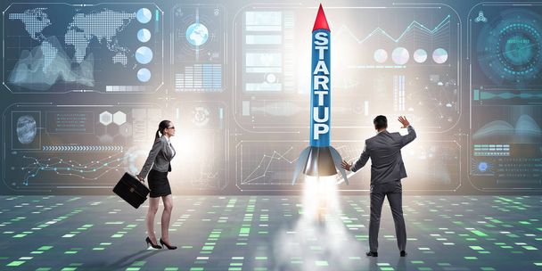 Concept start-up avec fusée et homme d'affaires - Photo, image