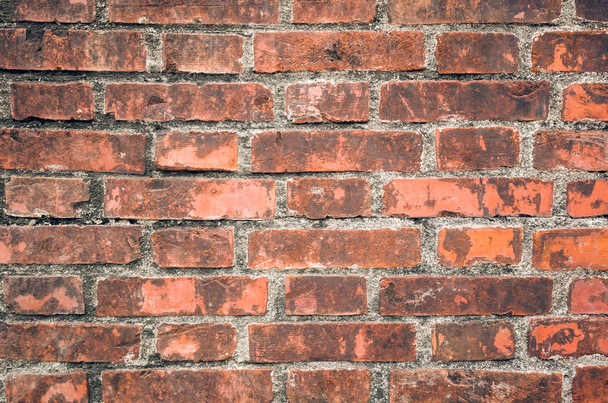 Постаревшая кирпичная стена красного цвета
. - Фото, изображение