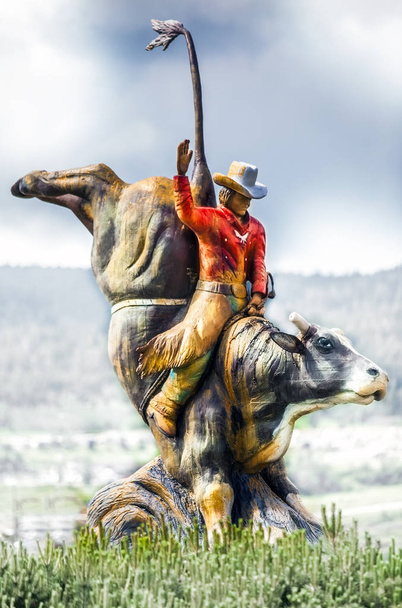 Sculpture de cow-boy à Williams Lake Colombie-Britannique Canada
 - Photo, image