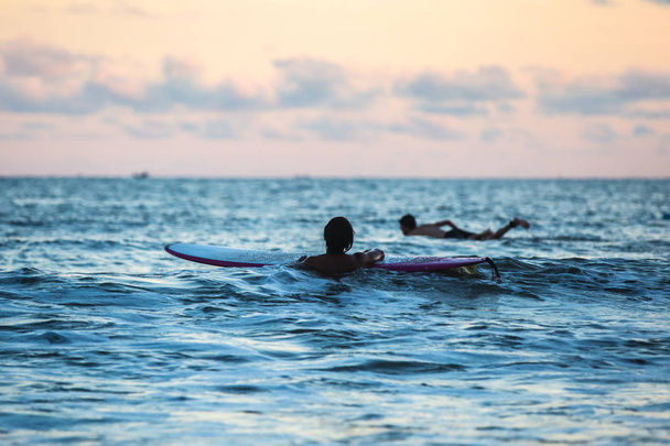 Surfing stylu życia Zdjęcia tematyczne - Zdjęcie, obraz