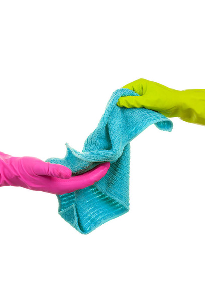 Чистящие перчатки и тряпки изолированы на белом фоне
. - Фото, изображение