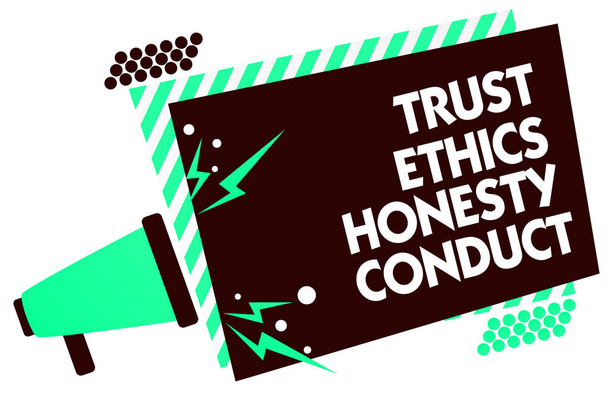 Tekstiä kirjoittava teksti Trust Ethics Rehellisyys Conduct. Liiketoiminta käsite connotes positiivisia ja hyveellisiä ominaisuuksia Megafone kaiutin vihreä raidallinen runko tärkeä viesti puhuu kovaa
 - Valokuva, kuva