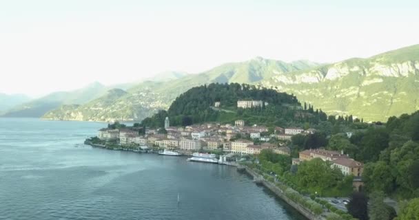 Disparos desde un avión no tripulado sobre el Lago de Como de Italia. Paisaje Italia
. - Metraje, vídeo