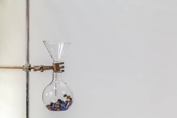 laboratóriumi berendezések alkohol desztillálása során áfonya finomítása - Fotó, kép