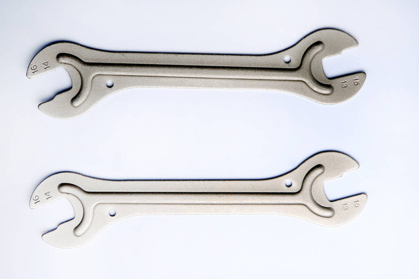 Fiets bicyles hand gereedschap moersleutel metalen herstellingsapparatuur - Foto, afbeelding