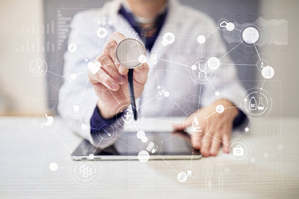 Concepto médico en pantalla virtual. Salud. Consulta médica en línea y chequeo de salud, EMR, EHR
. - Foto, Imagen