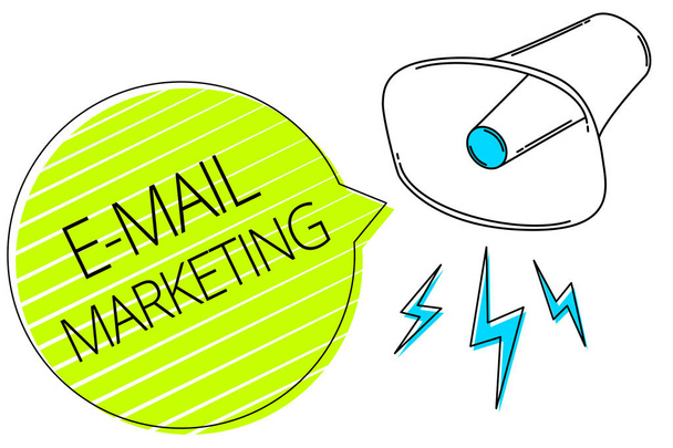 Kirjoittaminen muistio osoittaa E Mail Marketing. Business photo showcasing E-commerce Mainonta Online myynti Uutiskirjeet edistäminen Kolme riviä tekstiviestejä hälytys ilmoitus kaiutin symboli ilmoitus
 - Valokuva, kuva