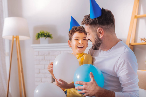 Happy child having birthday party - Фото, зображення