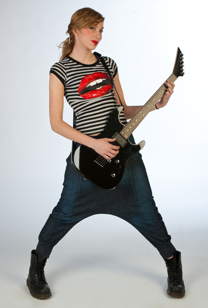teen girl with guitar - Fotoğraf, Görsel