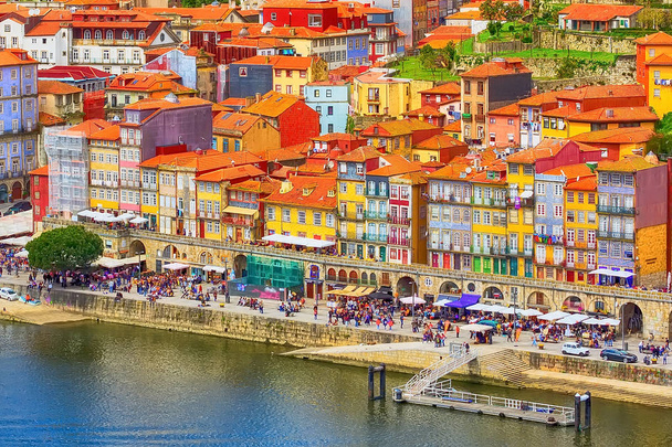 Porto, Portogallo vista sulla città vecchia con fiume Douro - Foto, immagini