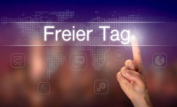 Un hombre de negocios presionando el botón "Freier Tag" en alemán en una pantalla futurista
 - Foto, imagen