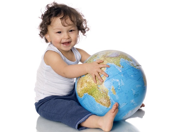 Baby with globe. - Foto, Bild