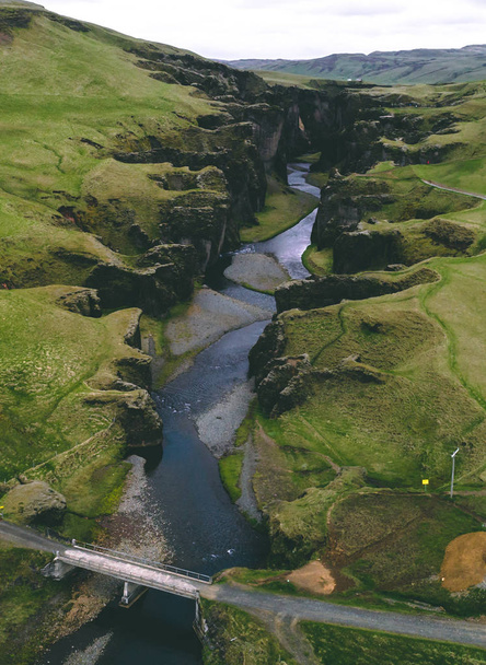 fjadrargljufur アイスランド上空表示垂直ドローン - 写真・画像