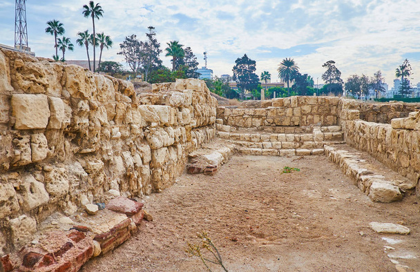 Alexandrie se může pochlubit zachovalou římské auditorií - přednáškové sály na území archeologického naleziště Kom Ad Dikka, Egypt. - Fotografie, Obrázek