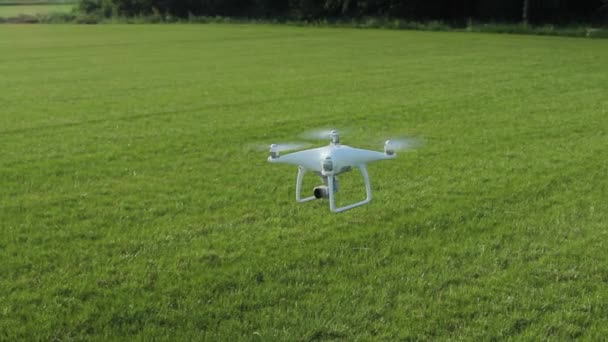 DRONY pohybuje ve vzduchu: Varšava, Polsko - Záběry, video