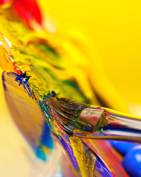 Кисть смешивания краски на палитре
 - Фото, изображение