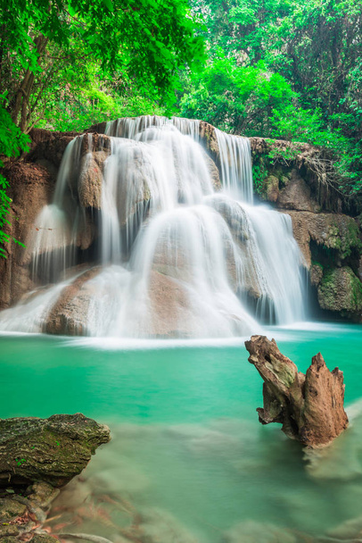 Huay Mae Kamin vodopád, národní Park Erawan - Fotografie, Obrázek