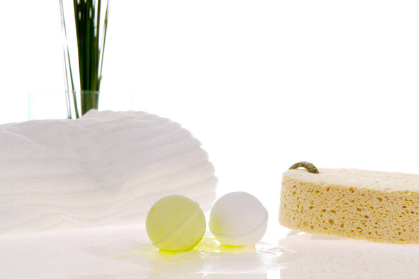 Balles de bain, serviette et éponge
 - Photo, image
