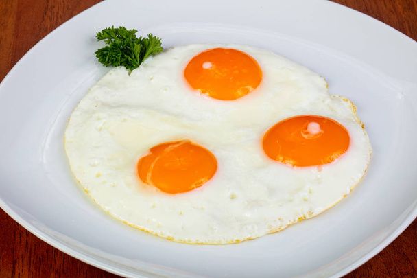 Herkullinen aamiainen paistettuja munia
 - Valokuva, kuva