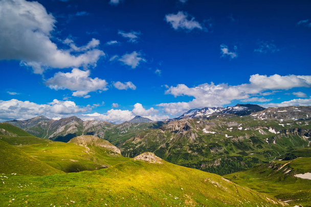 Maisema Hohe Tauern valikoima kauniita vuoria ja pilvi
 - Valokuva, kuva