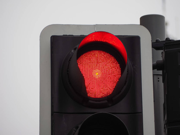 Feu de circulation avec feu rouge signifiant arrêt
 - Photo, image