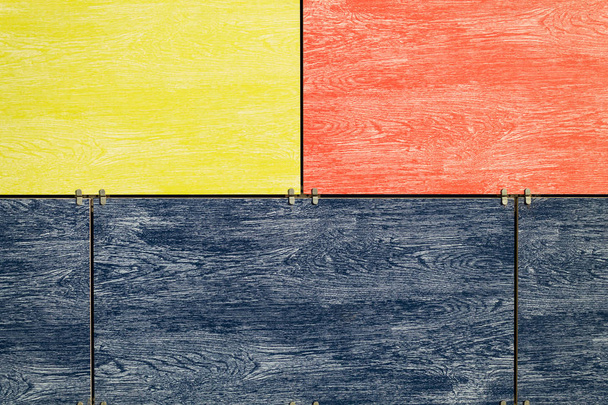 Текстура цветных фасадных панелей крупным планом. Многоцветная деревянная панель
. - Фото, изображение