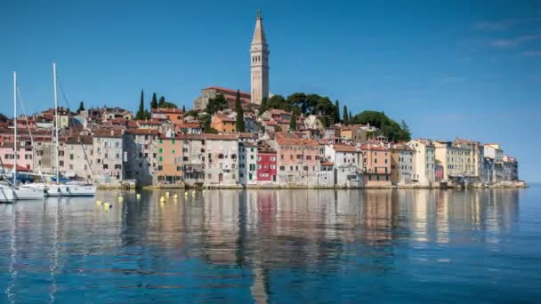 Hermosa ciudad costera amurallada histórica de Rovinj, en la península de Istria de Croacia
 - Imágenes, Vídeo