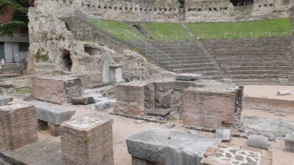 Trieste, İtalya'da ünlü antik Roma Tiyatrosu kalıntıları - Video, Çekim