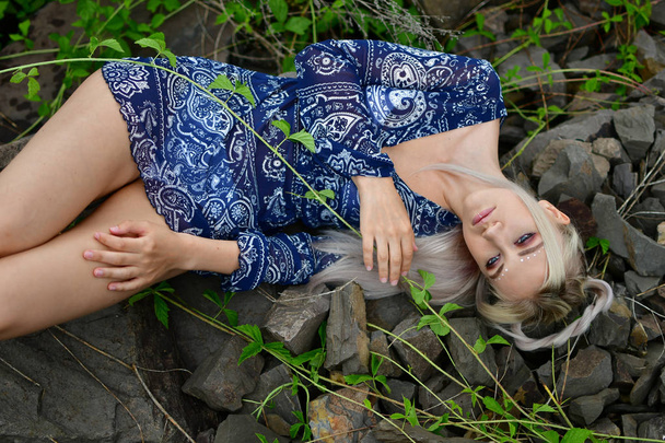  blonde girl in the nature - Foto, immagini