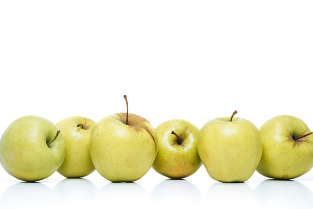 zblízka pohled zralých jablek izolované na bílém - Fotografie, Obrázek