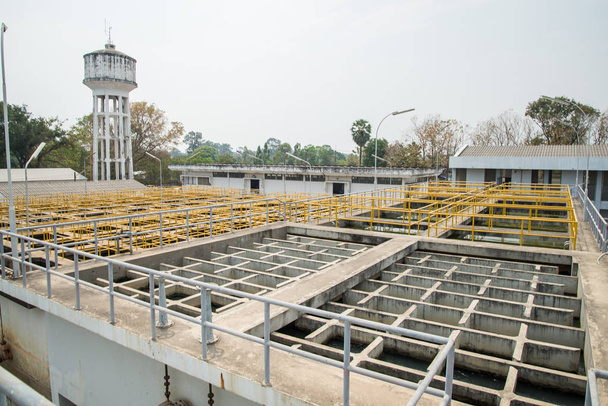 Procesu uzdatniania wody i stacji uzdatniania wody z wodociągów w Tajlandii. - Zdjęcie, obraz