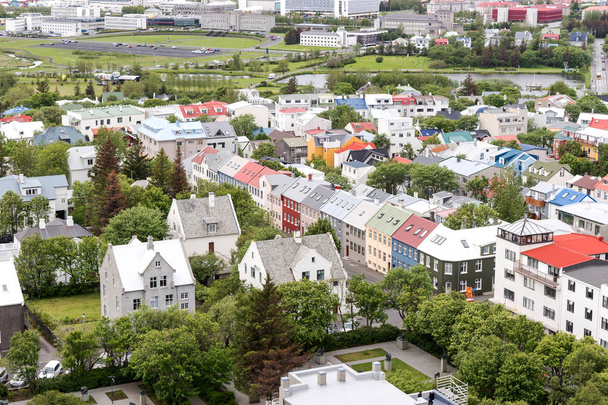 Widok na domy kolorowe centrum Reykjaviku - Zdjęcie, obraz
