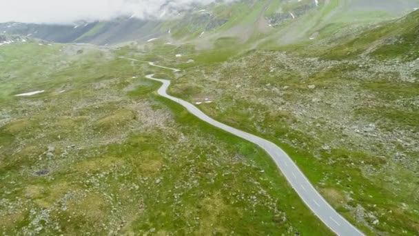 Luftaufnahme vom Flelapass in Graubnden in den schweizer Alpen im Sommer - Footage, Video