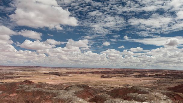 Paesaggio del deserto dipinto vicino a Holbrook, Arizona
.  - Foto, immagini