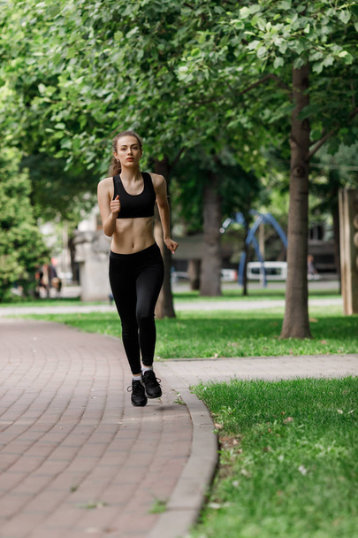 young attractive woman running - Foto, Imagem